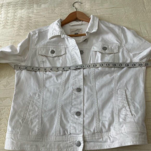 UNIVERSAL THREAD White Denim Minimalistic Jean Jacket Size L - Picture 8 of 11